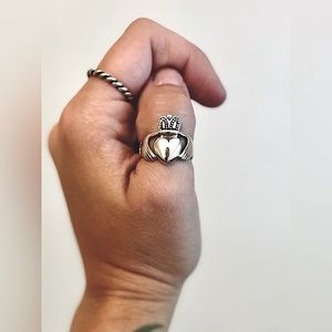 oversized claddagh ring​​